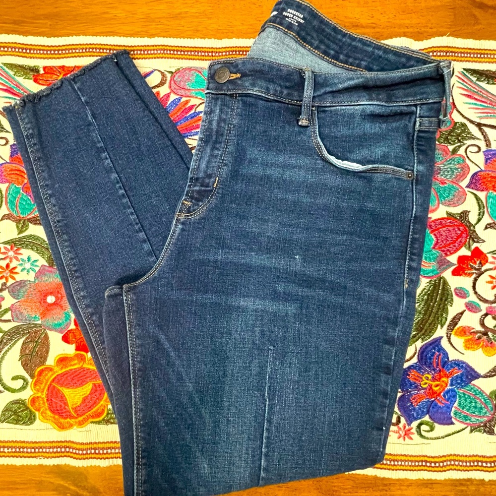 #9 Old Navy Rockstar Super Skinny ankle midrise dark wash excellent condition